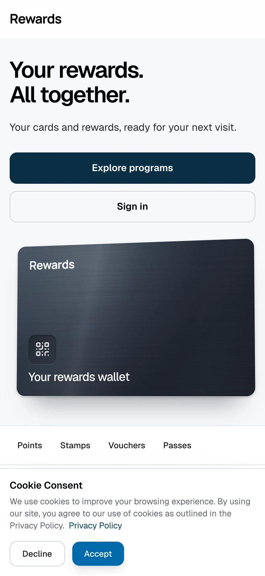 The cookie consent banner over the homepage with its Decline and Accept choices and the Privacy Policy link.